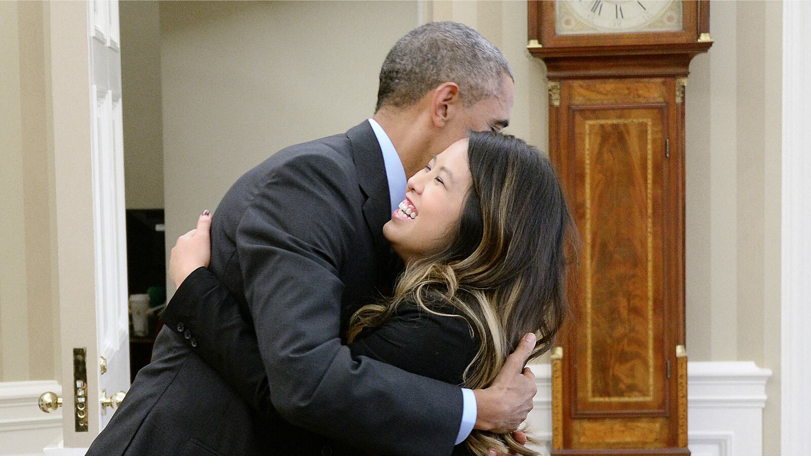 cheats/2014/10/24/ebola-survivor-meets-with-obama/141024-nina-pham-cheat_dwbnkh