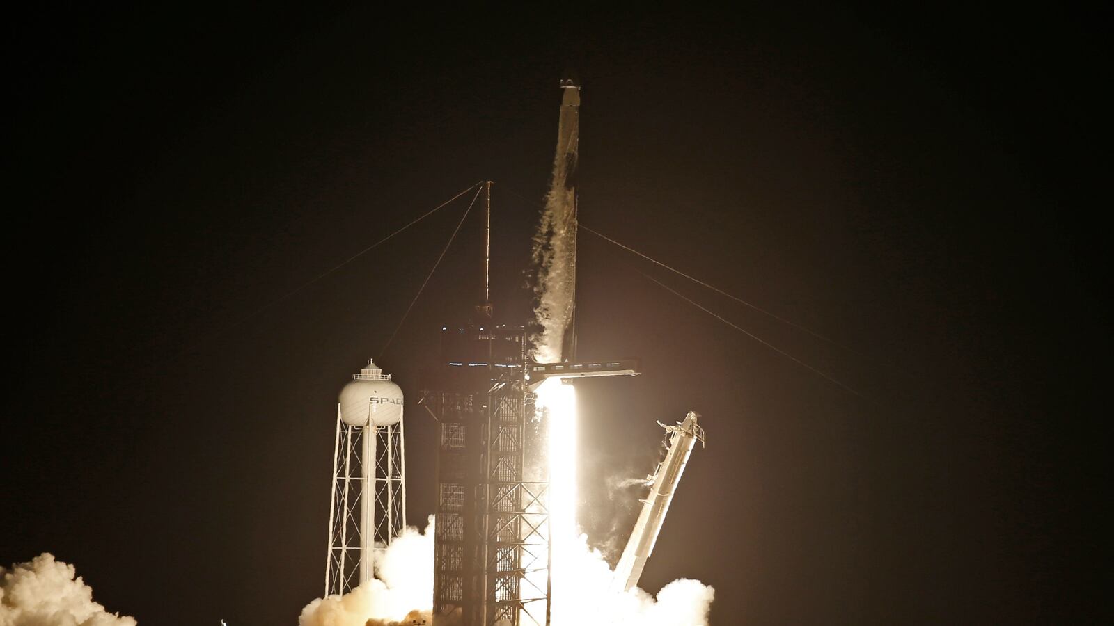 2021-09-16T000802Z_1015205370_HP1EH9G00DA03_RTRMADP_3_SPACE-EXPLORATION-SPACEX_vbxokf
