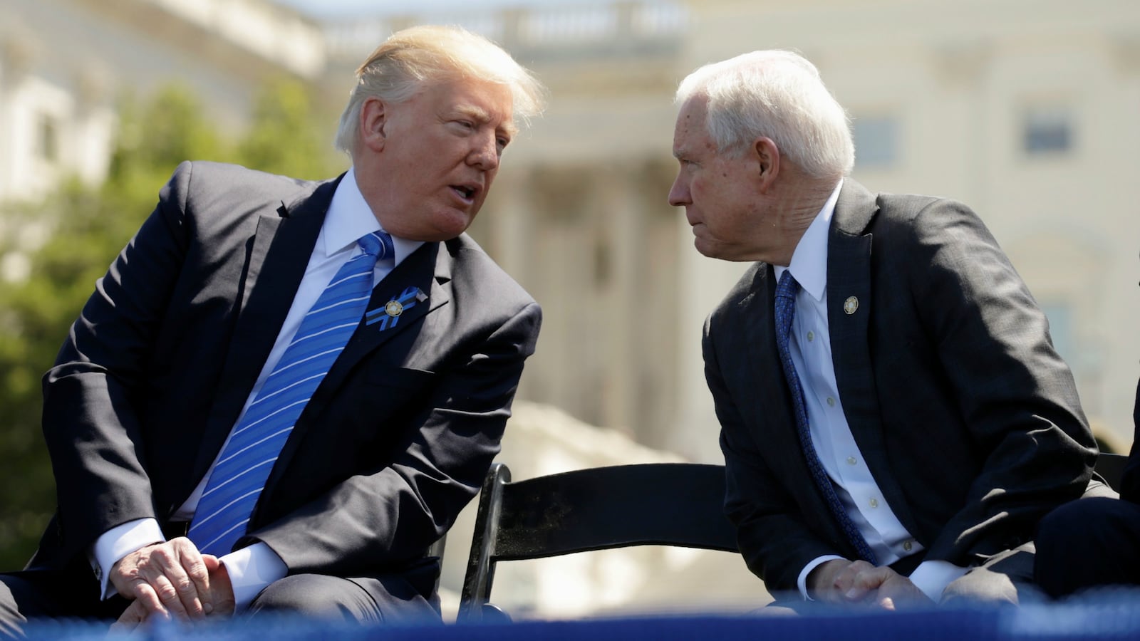 170606-sessions-trump-cheat_gbn6vv