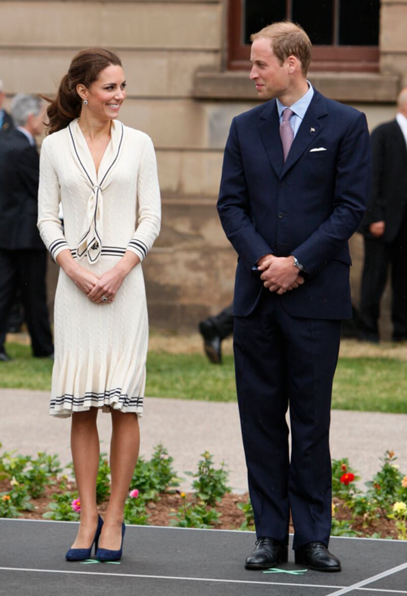 galleries/2010/12/10/kate-middleton-lookbook/kate-will-canada-couple_adyygk