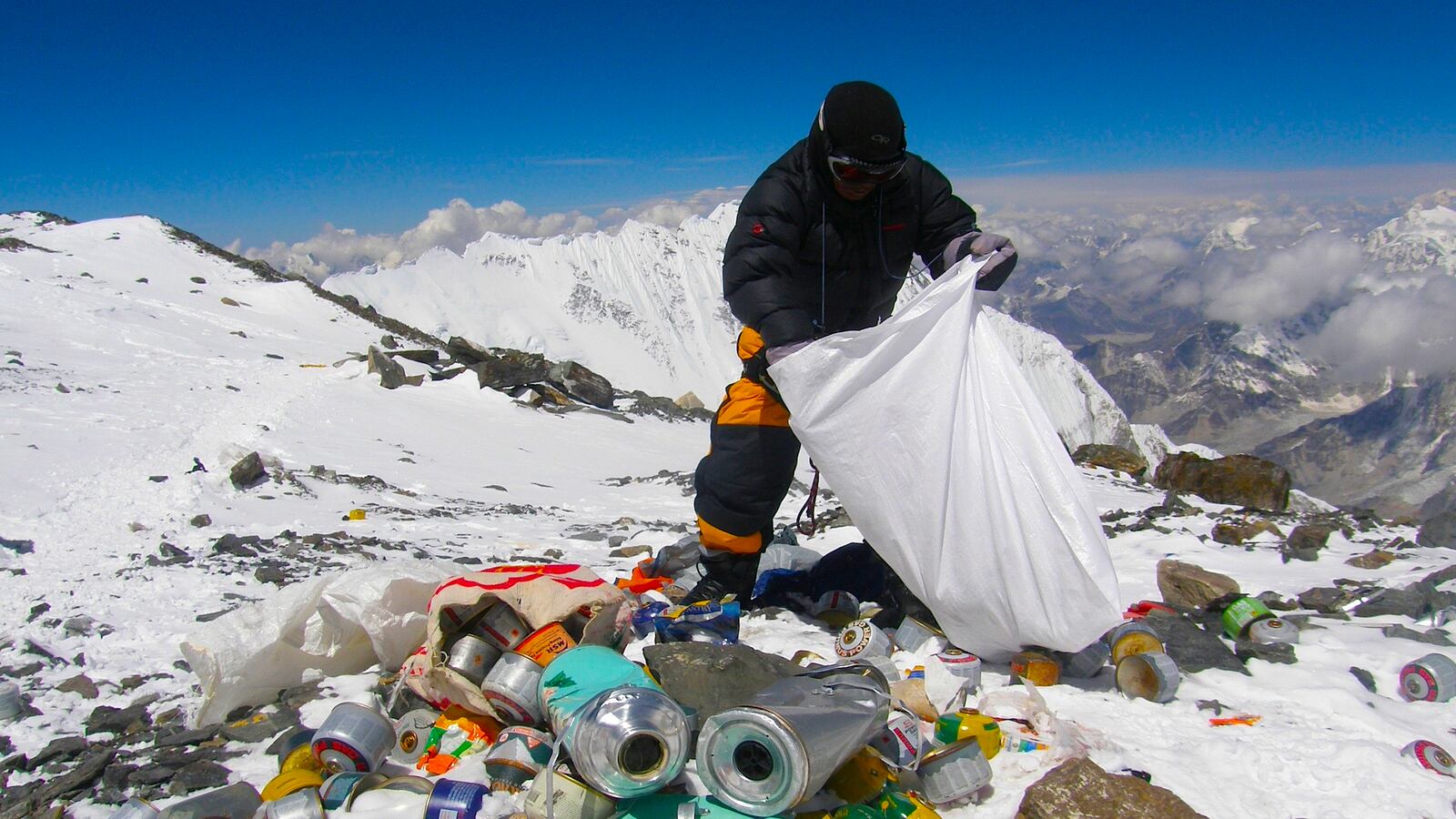 cheats/2015/03/03/everest-climbers-mountain-of-shit/150303-everest-shit-cheat_c1ba8t