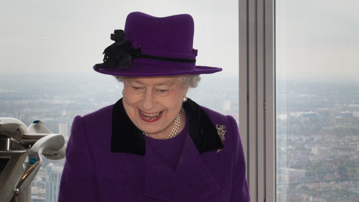 articles/2013/11/21/queen-and-philip-on-top-of-the-world-as-they-scale-london-s-shard/queen-shard_rtkc56