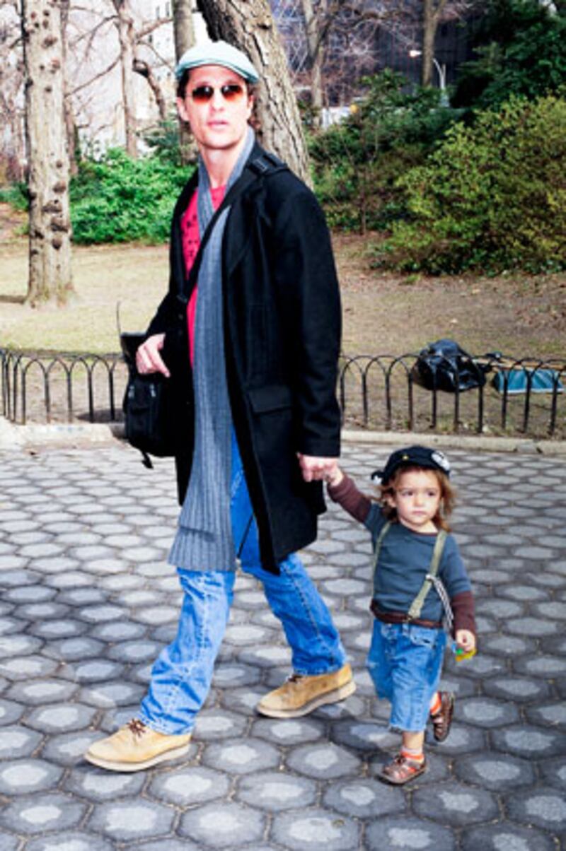 galleries/2010/06/18/celebrity-fathers/celebrity-dads---mcconaughey_ay5b77