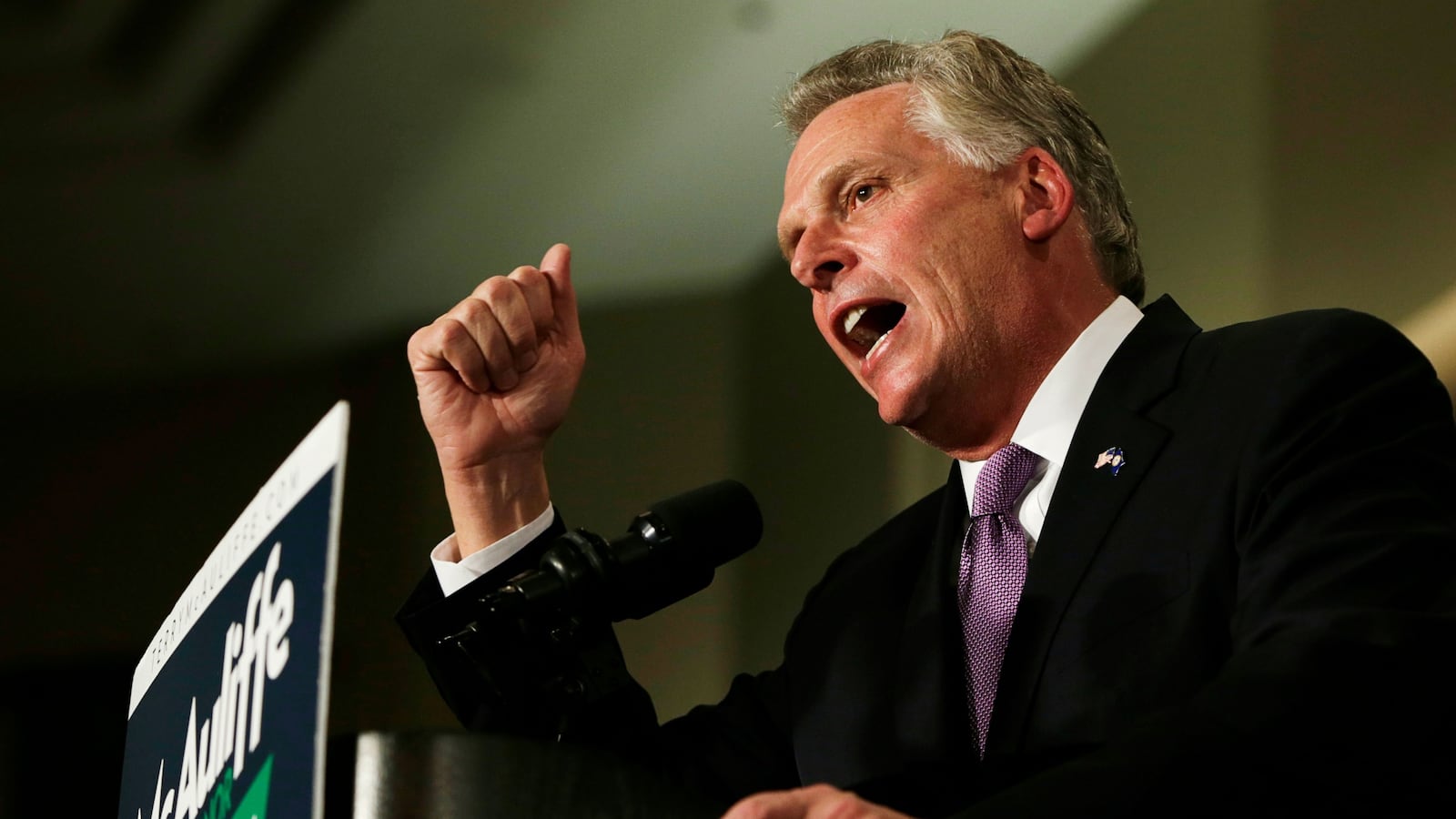 cheats/2016/04/22/va-gov-restores-ex-felons-voting-rights/160422-cheat-mcauliffe_db2nmf