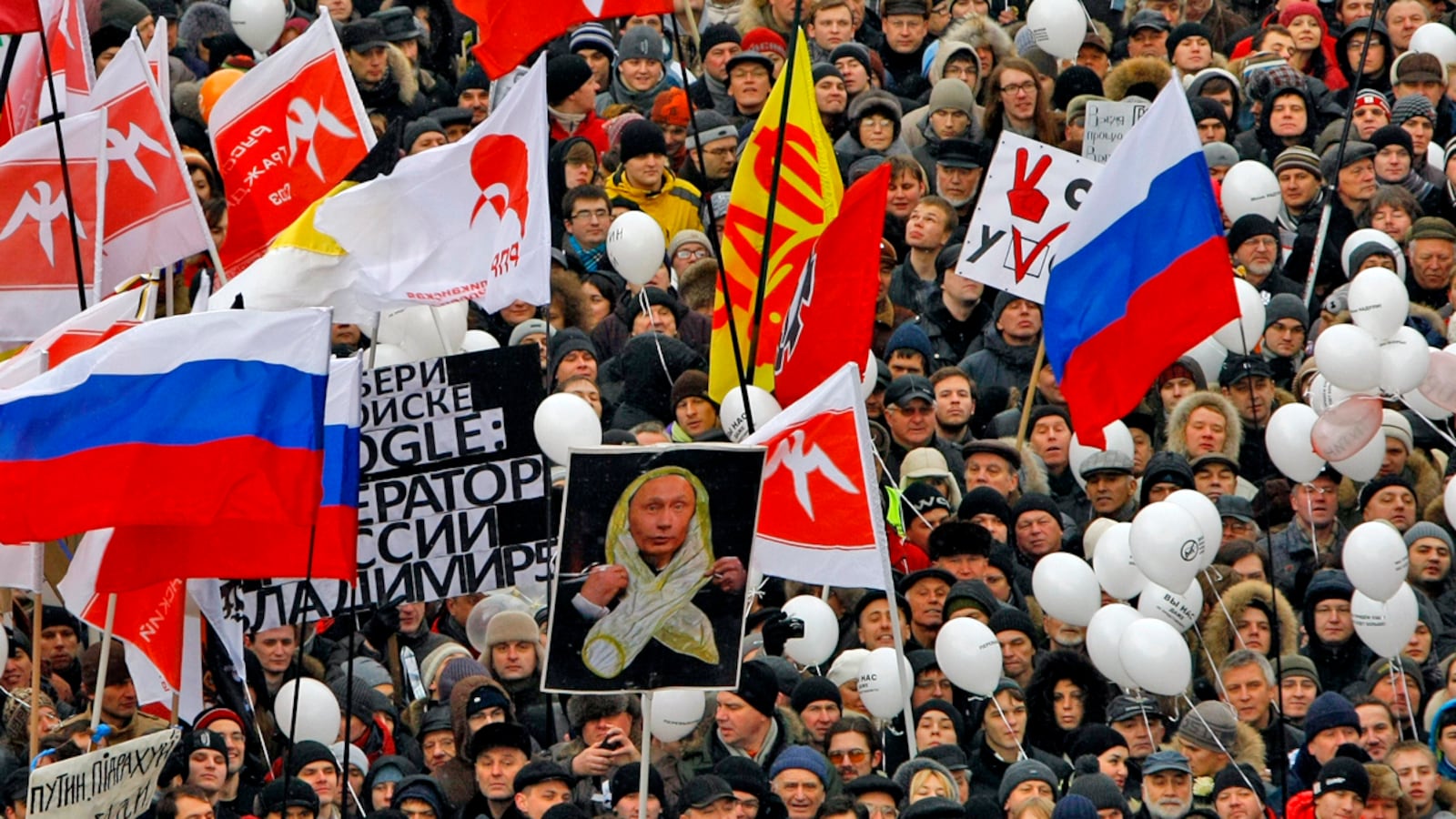 cheats/2011/12/24/protesters-flood-moscow-streets/moscow-thousands-return-to-protest-cheat_zky9gy