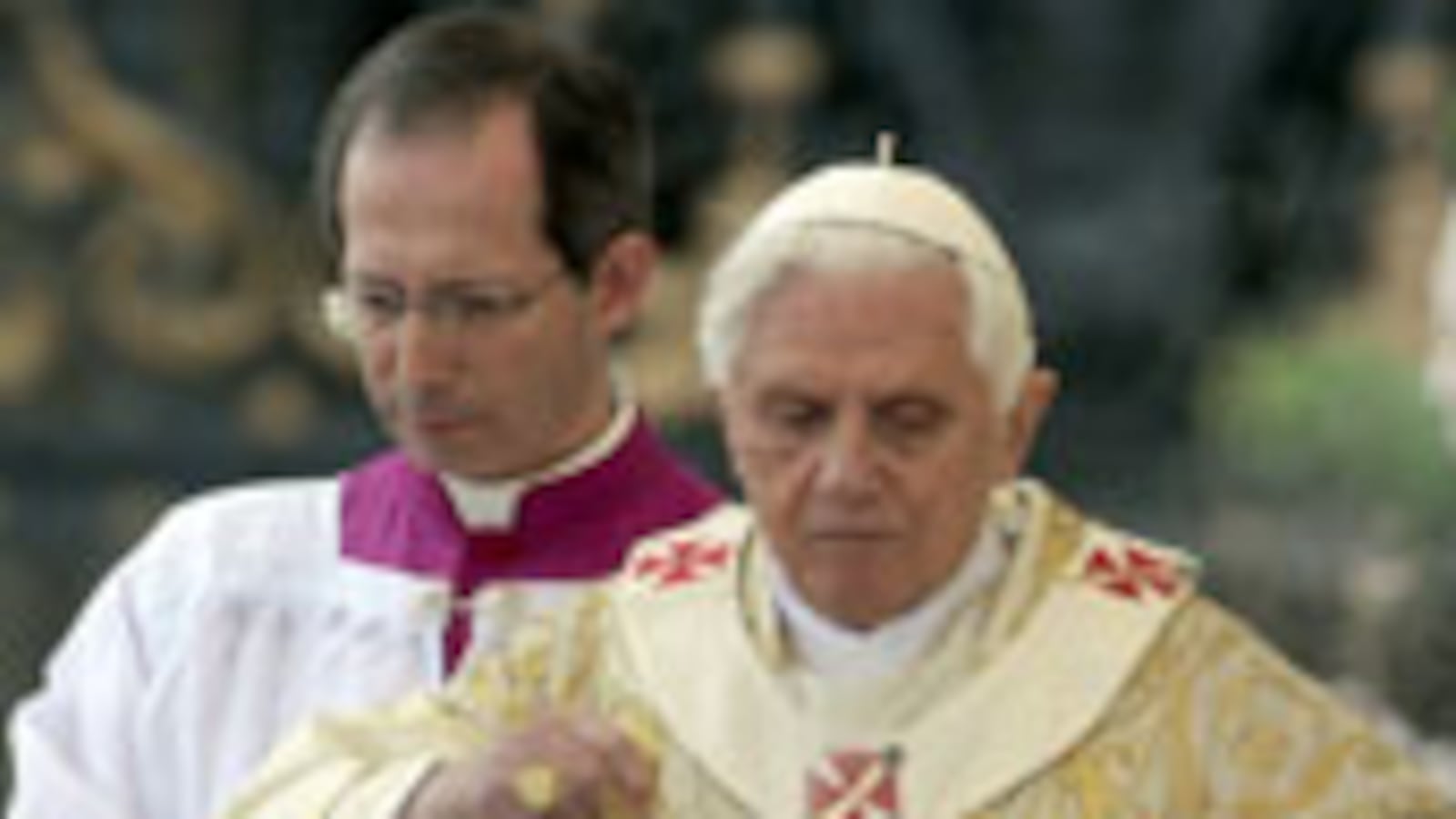 articles/2010/04/04/leave-the-pope-alone/varadarajan-pope_92295_rmeado
