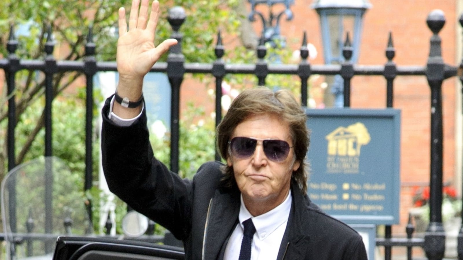 cheats/2012/12/12/mccartney-to-replace-kurt-cobain/mccartney-nirvana-cheat_p5nsoc