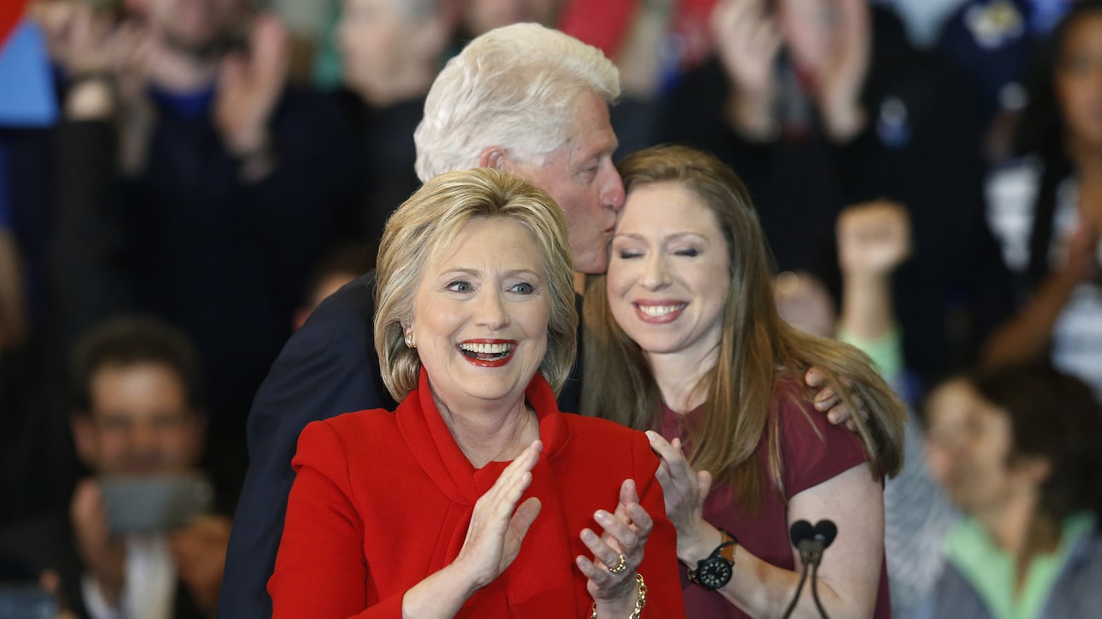 articles/2016/02/02/how-hillary-survives-the-iowa-disaster/160201-tomasky-clinton-dodge-tease_xsgfuh