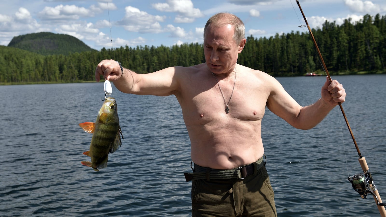 170805-putin-siberia-publicity-stunt-cheat_vmpths