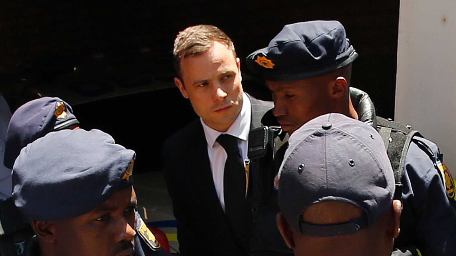 cheats/2015/10/06/pistorius-family-unhappy-with-treatment/151006-pistorius-cheat_e2dbkx