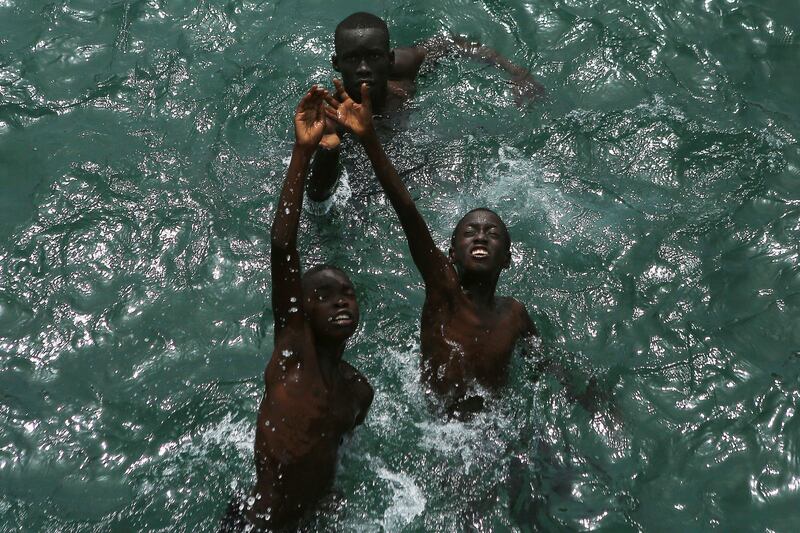 galleries/2013/06/29/week-in-photos-june-29-2013/130627-senegal-boys-diving-wip_nicpod