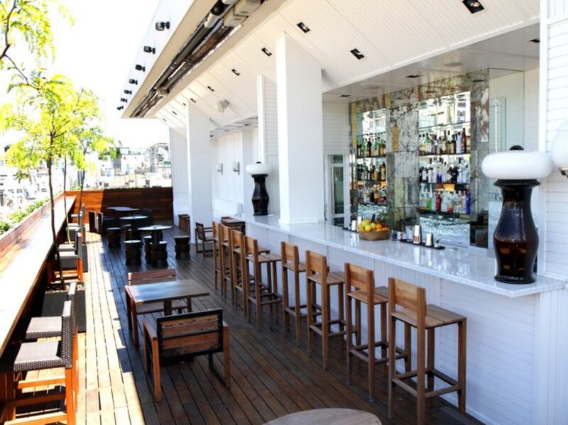 galleries/2013/06/30/the-20-best-new-bars-of-2013-photos/Sky_Bar_jumz9e