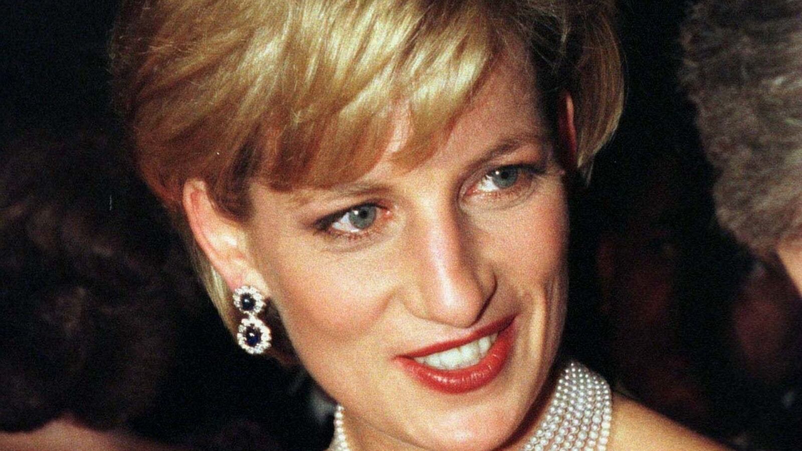1996-12-09T000000Z_333042456_RP1DRIDWMCAB_RTRMADP_3_DIANA_etrosx