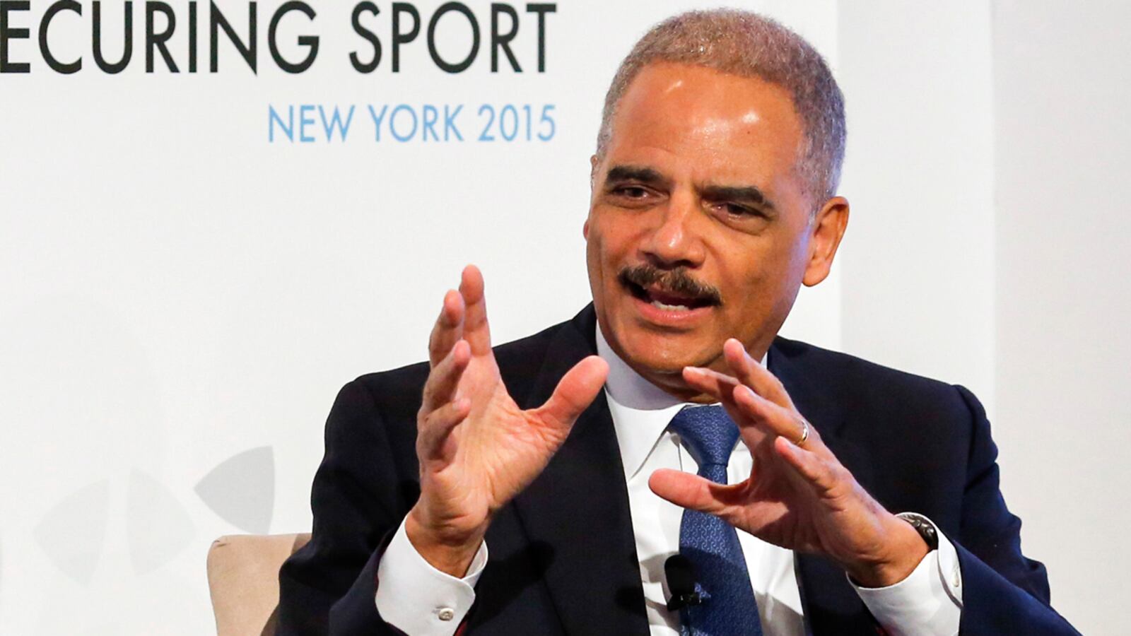 cheats/2017/01/04/california-hires-holder-to-fight-trump/170104-eric-holder-cheat_es0u1s