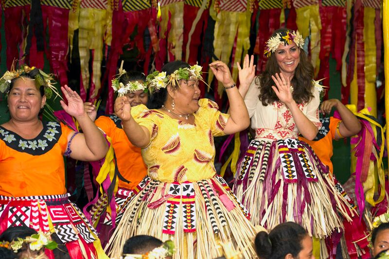 articles/2012/09/18/arise-queen-kate/queen-kate1_djerz2