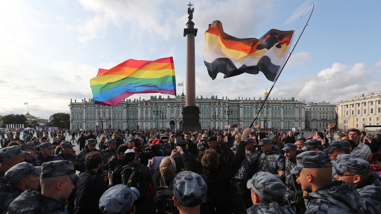 2019-08-03T163745Z_1989544310_RC1B665C47A0_RTRMADP_3_RUSSIA-LGBT_pzs5qu