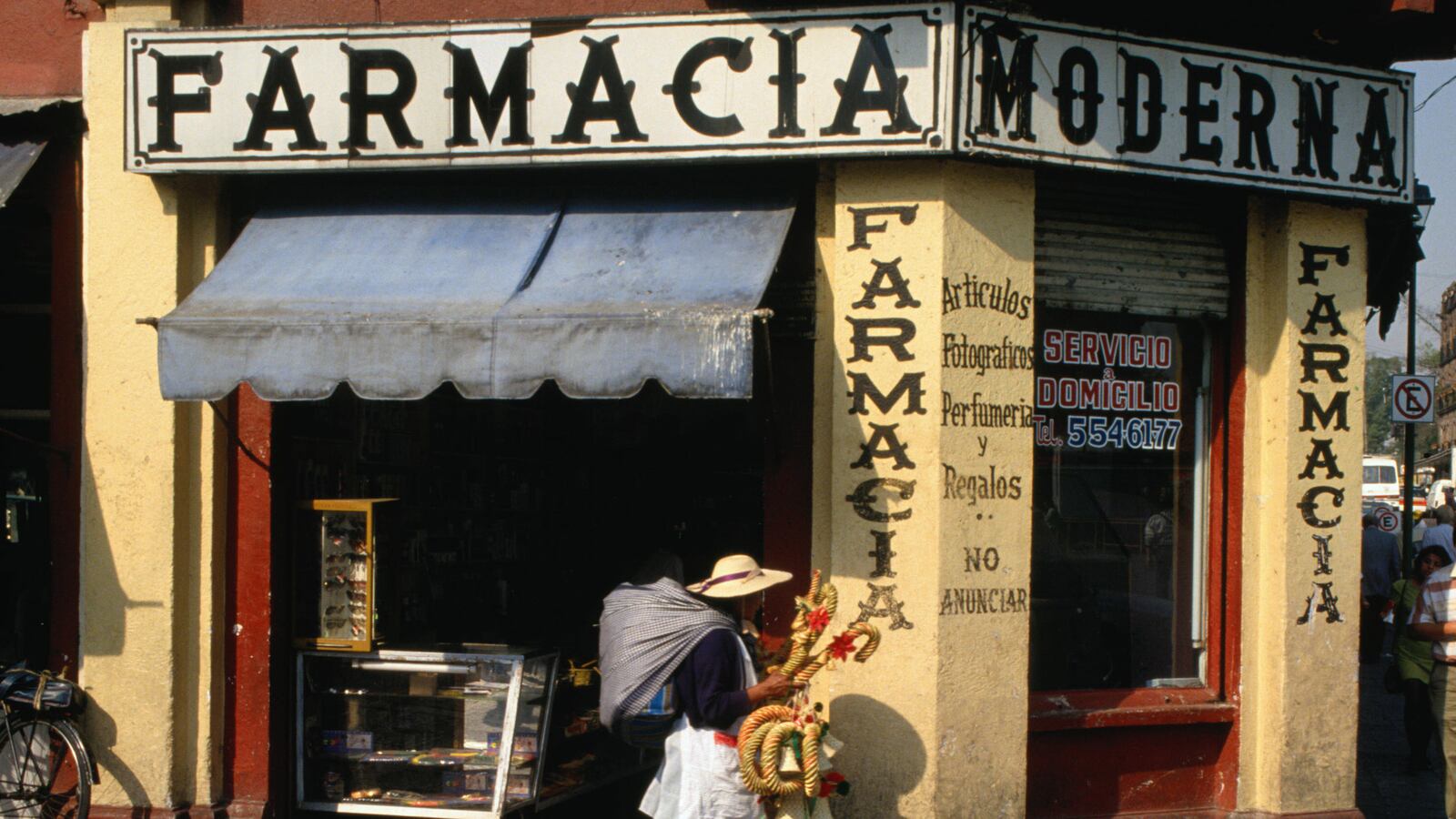 articles/2014/09/25/mexico-city-francisco-goldman-s-other-lost-love/140924-berry-mexico-city-tease_pg40ks