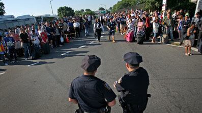 cheats/2009/08/02/cop-describes-laguardia-scare/laguardia-airport-1_d8nqdt