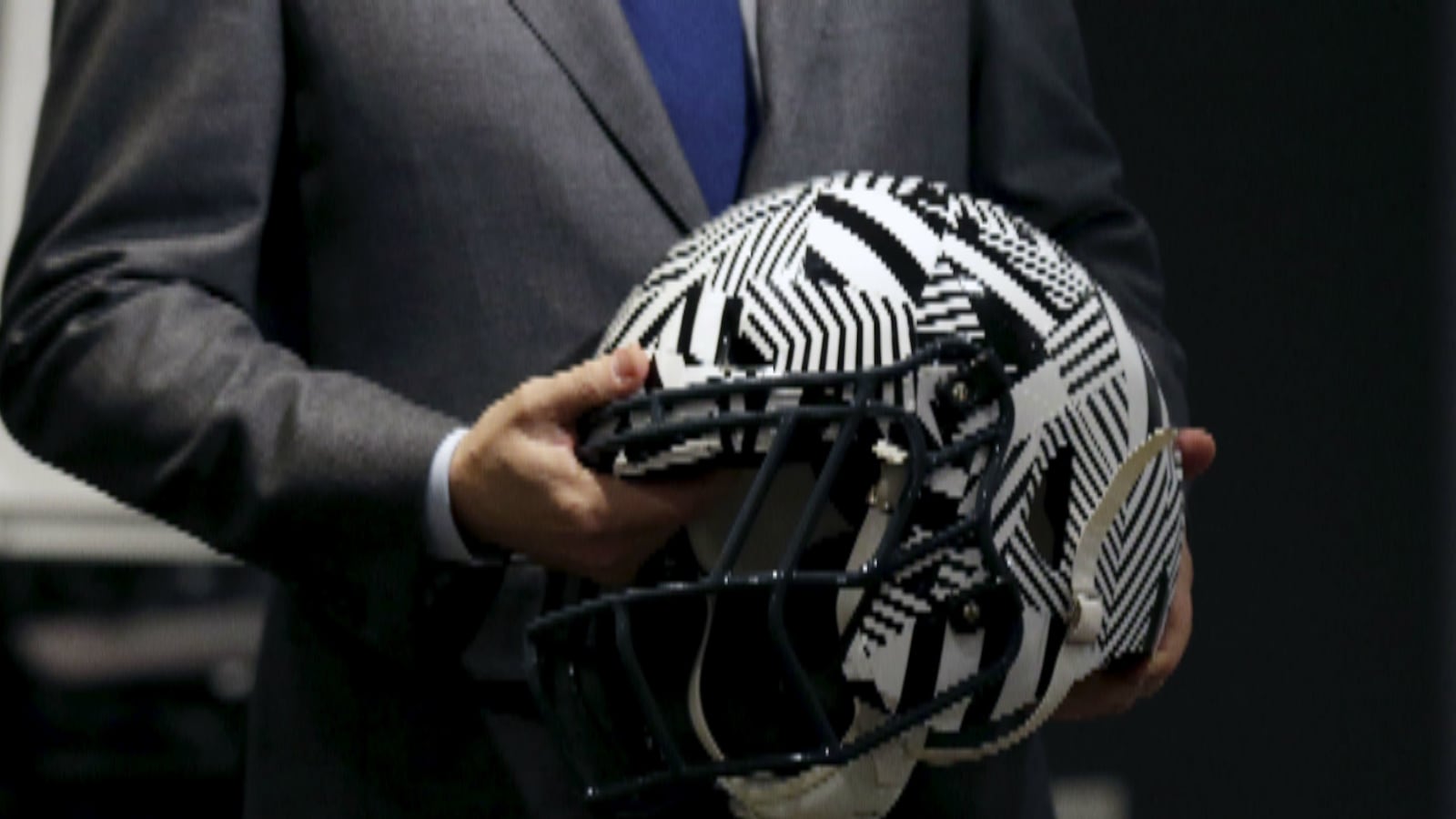 cheats/2016/03/14/nfl-exec-admits-cte-football-trauma-link/160314-football-cte-link-cheat_vuvx3r