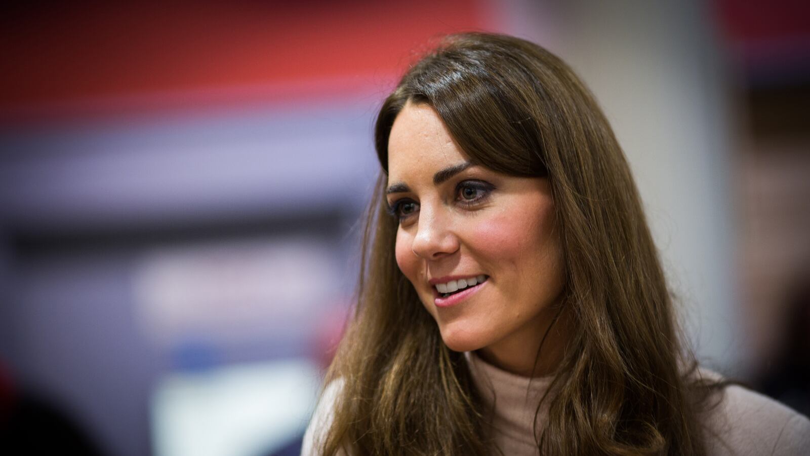 cheats/2012/12/17/middleton-snubbed-by-olympic-hero/kate-middleton-morning-sickness-clark_ymfs8i