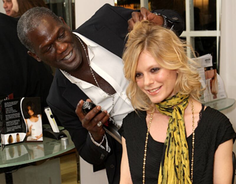 articles/2011/02/26/london-a-travel-guide-to-uk-vendors/hunt-suitcase-london_162678_wpvvfo