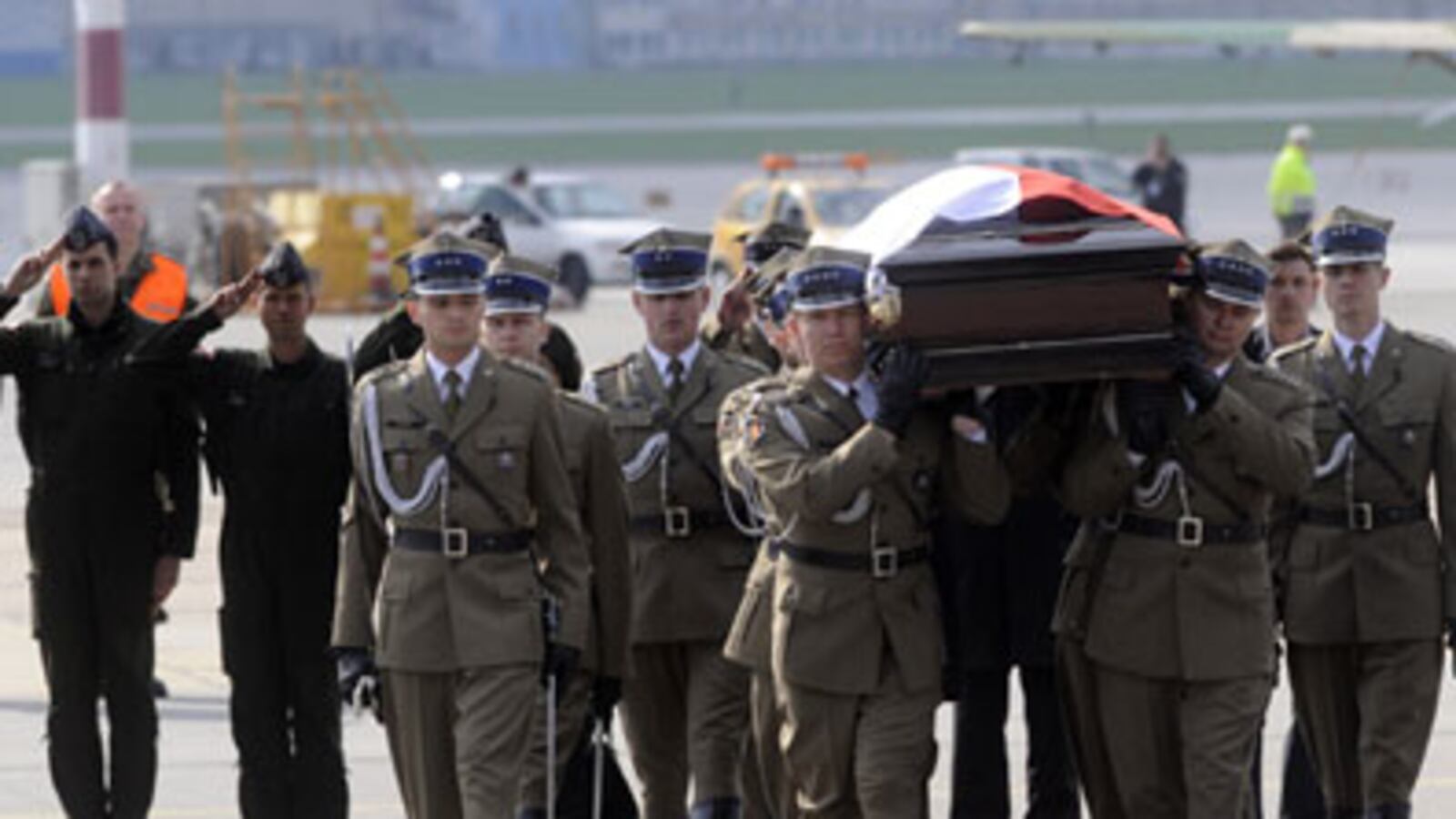 articles/2010/04/11/poland-tries-to-cope/tdb-poland-mourns---gallery-launch_scfmqp