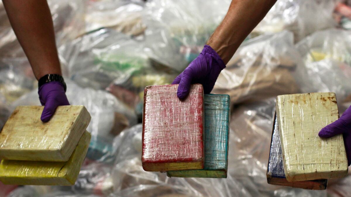 cheats/2011/08/03/cocaine-haul-found-on-u-k-yacht/southampton-cocaine-bust-cheat_tpo1jo