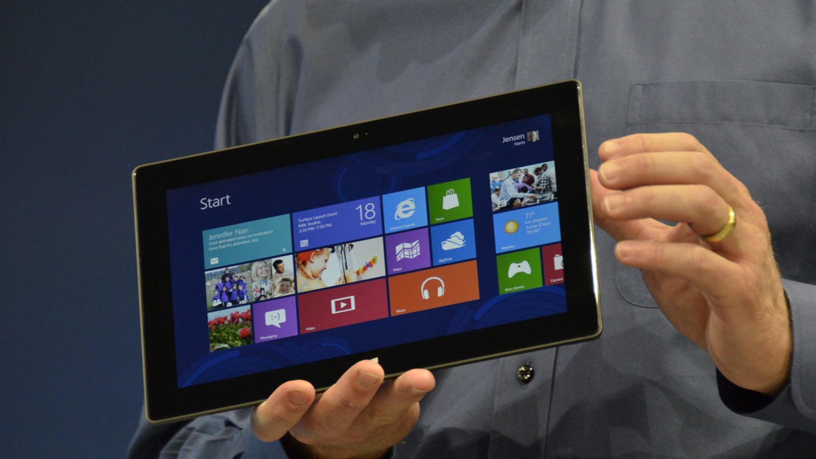 cheats/2012/06/18/microsoft-reveals-surface-tablet/microsoft-tablet-cs_grxwxk