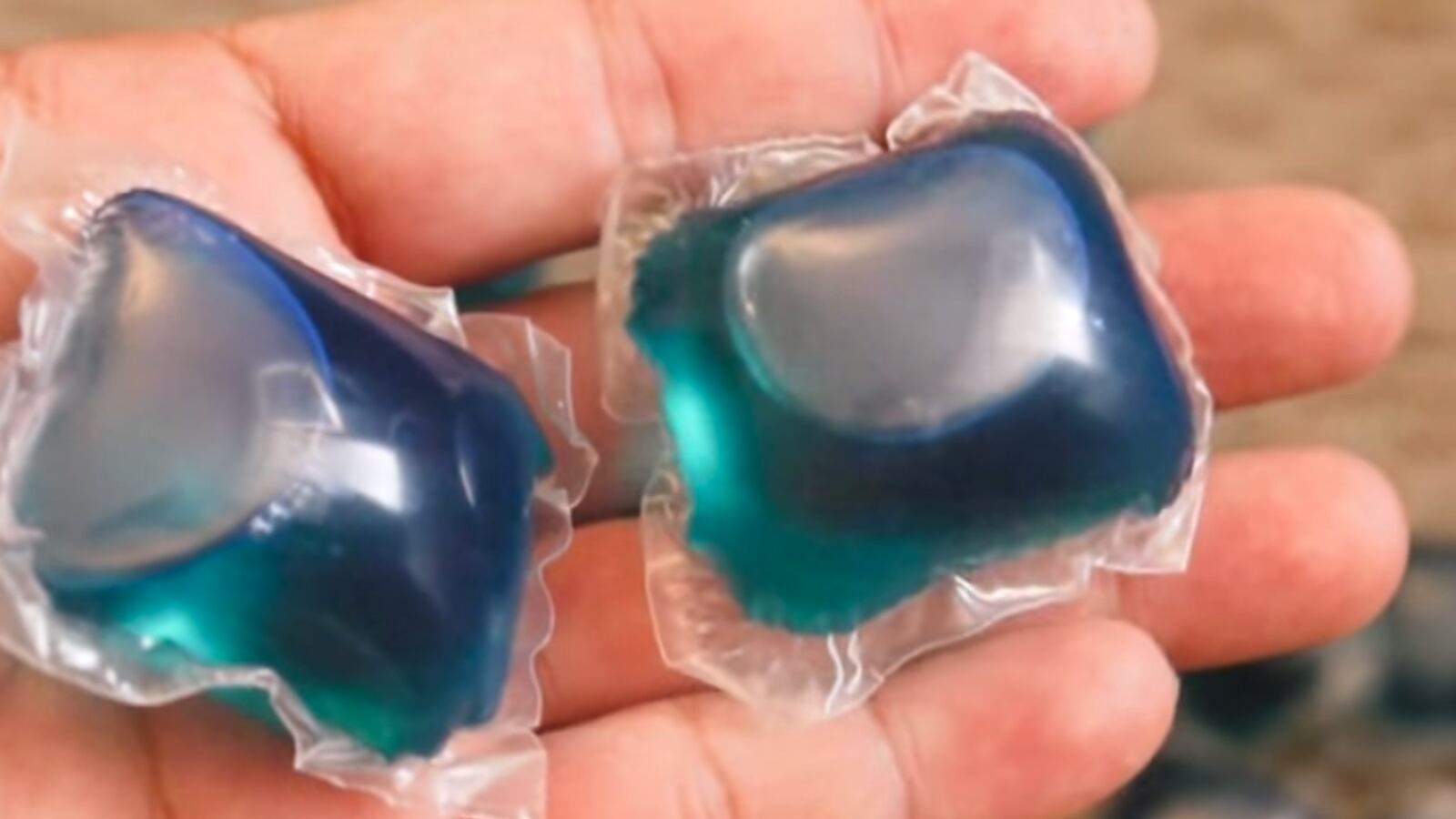 cheats/2014/11/10/study-kids-keep-eating-detergent-pods/141110-detergent-packets-cheat_miblq3