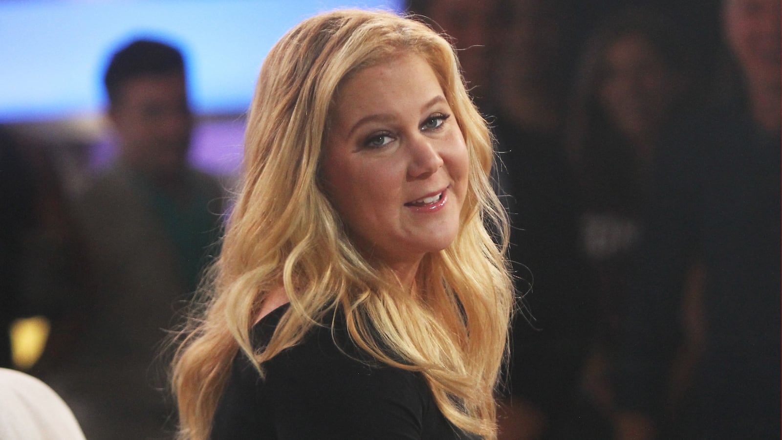 articles/2016/09/02/amy-schumer-defends-rape-bro-pologist-kurt-metzger-he-s-not-bill-cosby/160902-zimmerman-amy-schumer-tease_ob8awx