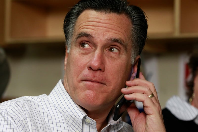 articles/2012/01/25/election-oracle-romney-s-chance-of-winning-falters/romney-offers-reward-for-gingrich-documents-cheat_e8lf5w