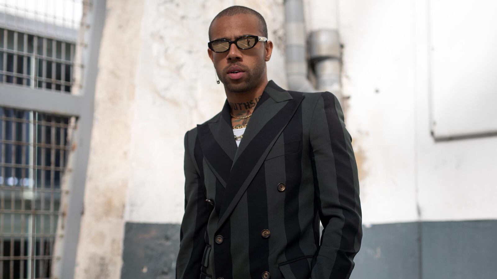 181009-zimmerman-Vic-Mensa-tease_v5a4dk