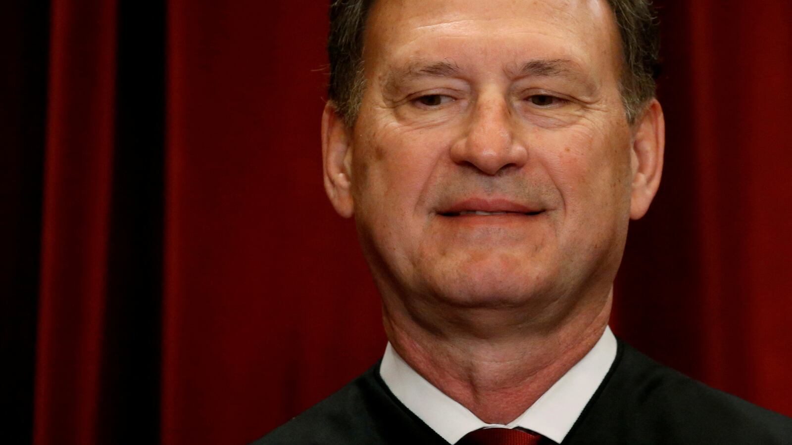 2022-05-03T142807Z_1598330306_RC2PZT9V7WAJ_RTRMADP_3_USA-COURT-ALITO_pslhrc