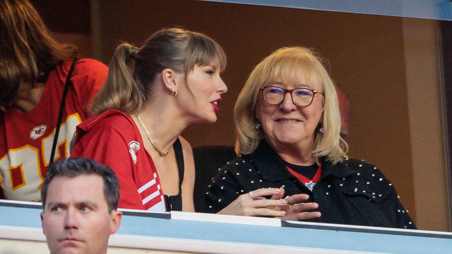 Taylor Swift and Donna Kelce