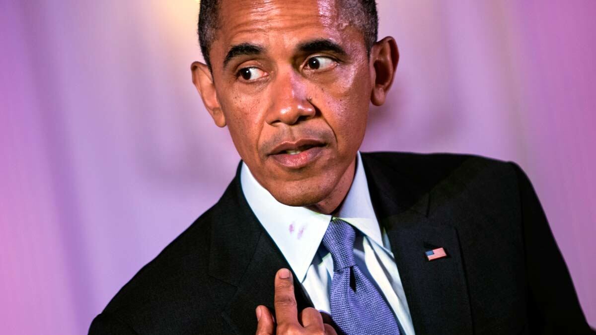 cheats/2013/05/29/obama-jokes-about-lipstick-on-collar/obama-lipstock-collar-cheat_mvg3of