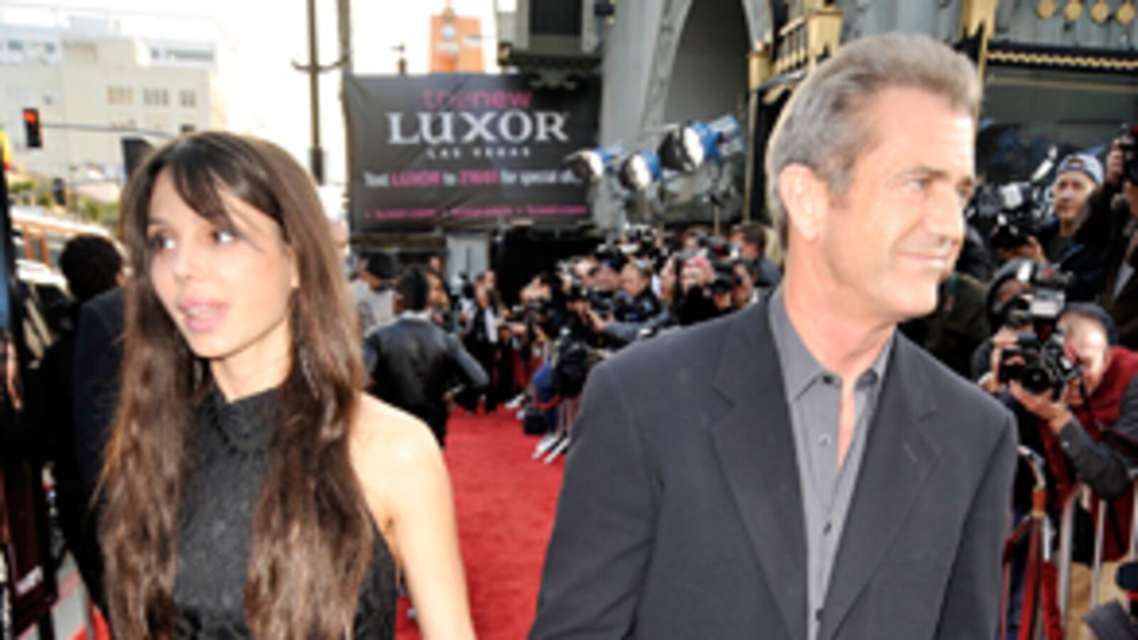 cheats/2009/04/29/mel-gibsons-russian-mistress/oksana-and-mel-gibson_rthhb4