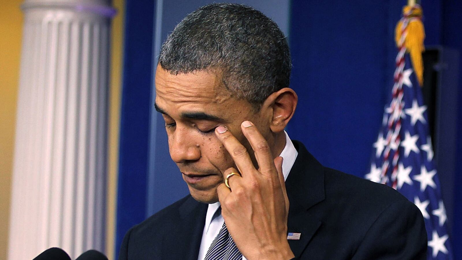 cheats/2012/12/18/obama-backs-assault-weapons-ban/obama-shooting-reax-cheat_w0mtzf