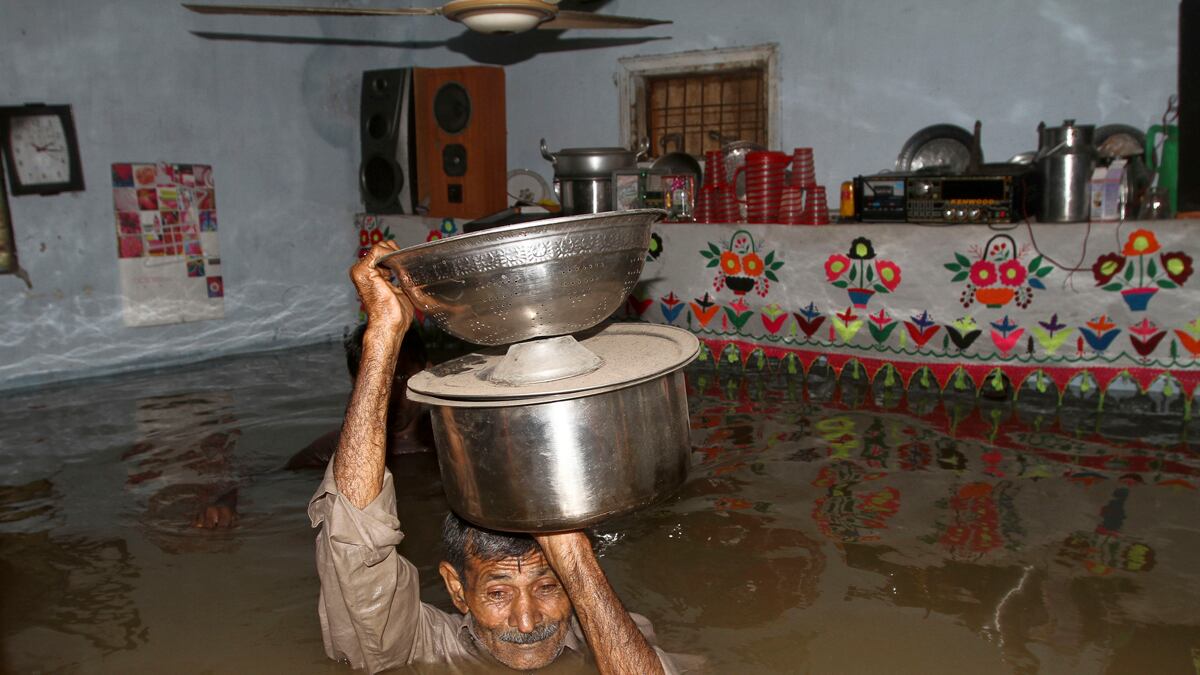 cheats/2011/09/14/pakistan-floods-kill-hundreds/pakistan-flood-233-dead-cheat_uji3be