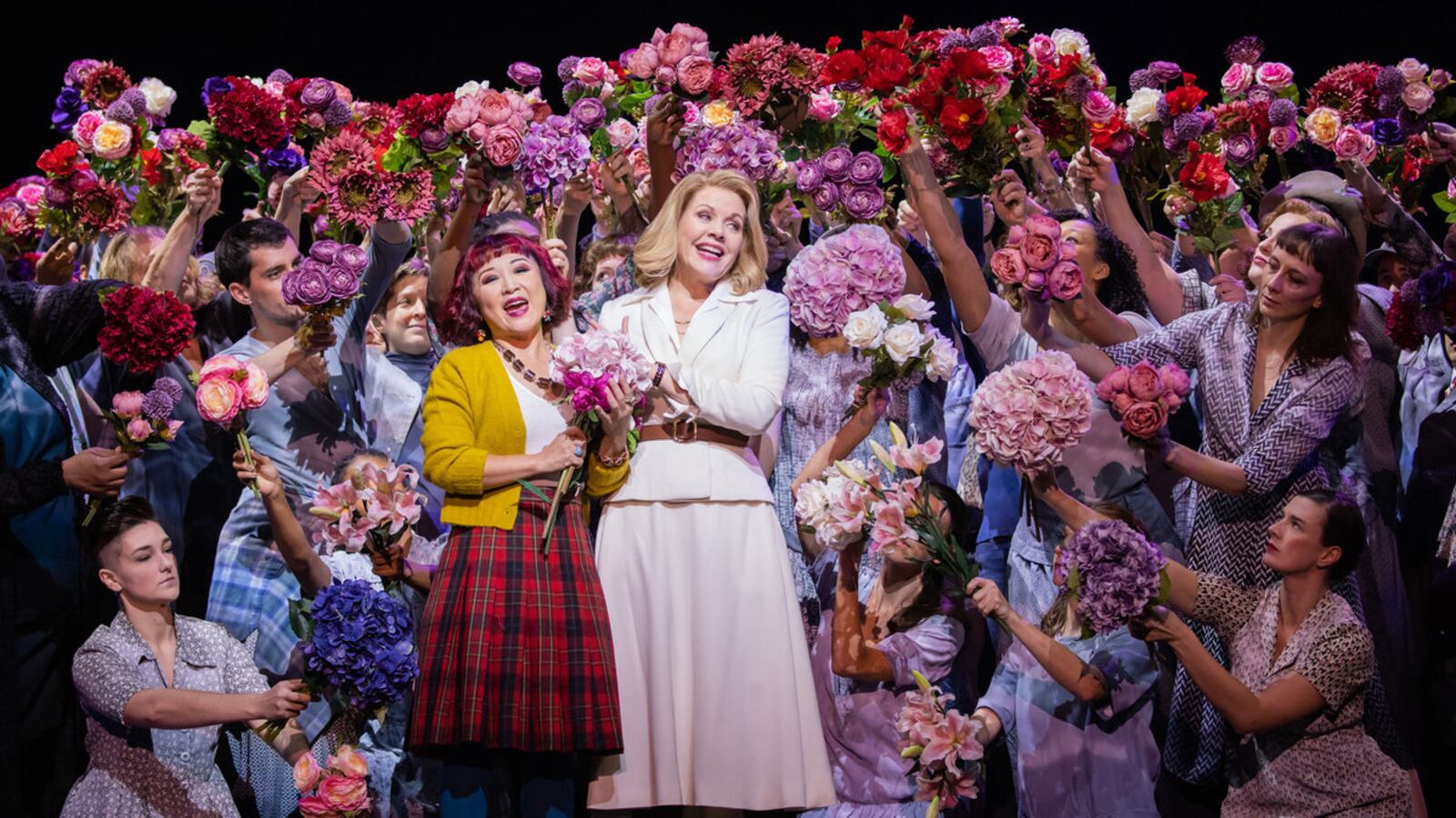 112422-teeman-thehours-3_fehzfz