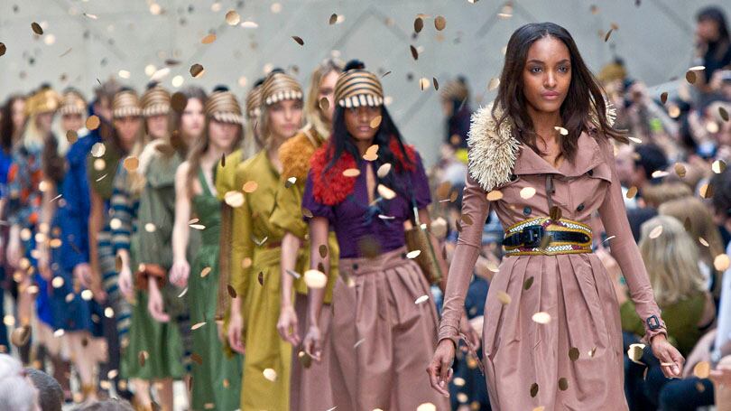 articles/2011/10/31/christopher-bailey-s-10-years-at-burberry-livestreams-burberry-body-more/burberry-bailey-10-years-runway_mvcjxg