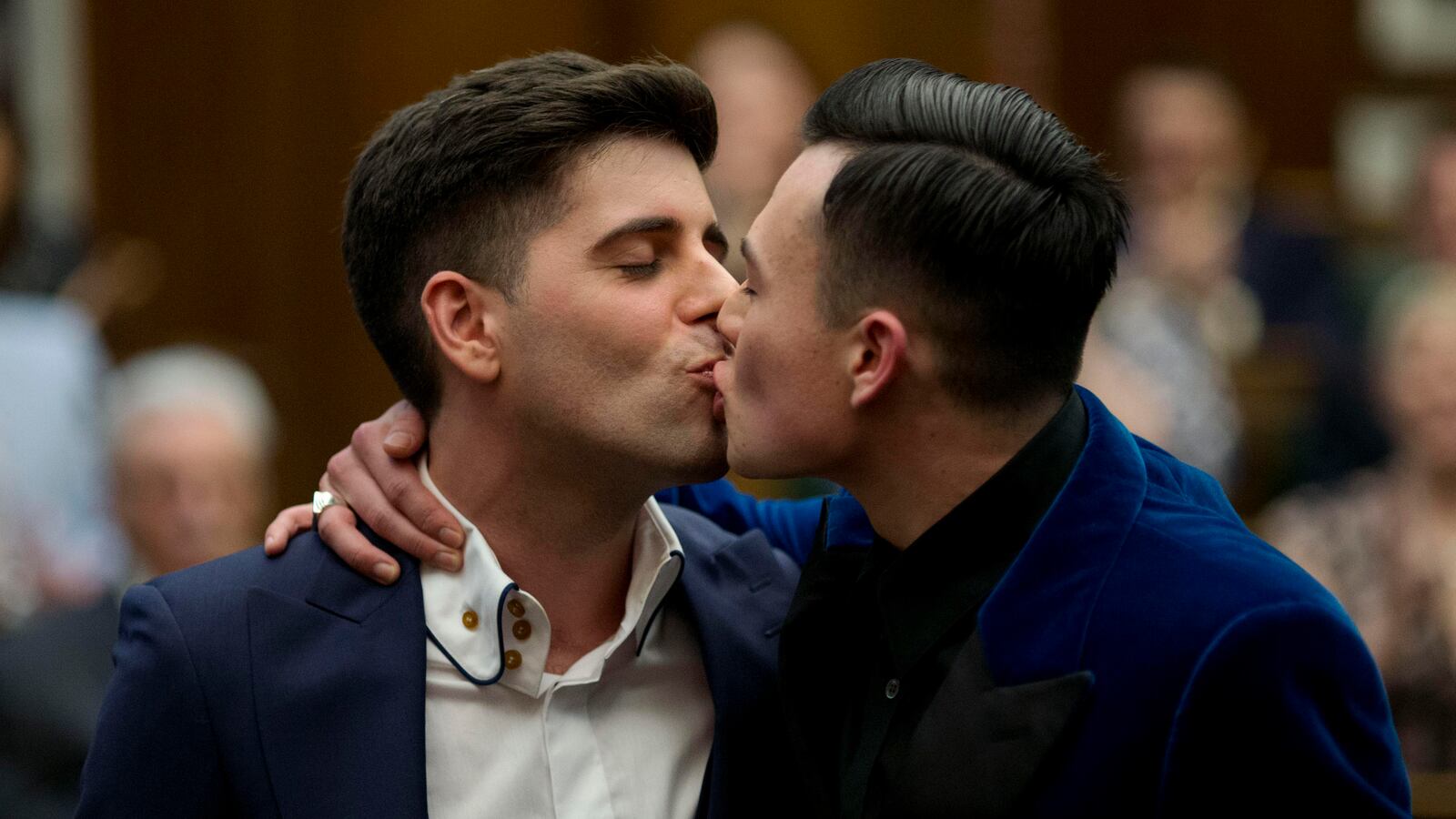 cheats/2014/03/30/first-gay-weddings-in-u-k/140329-gay-marriage-uk-tease_u696hk