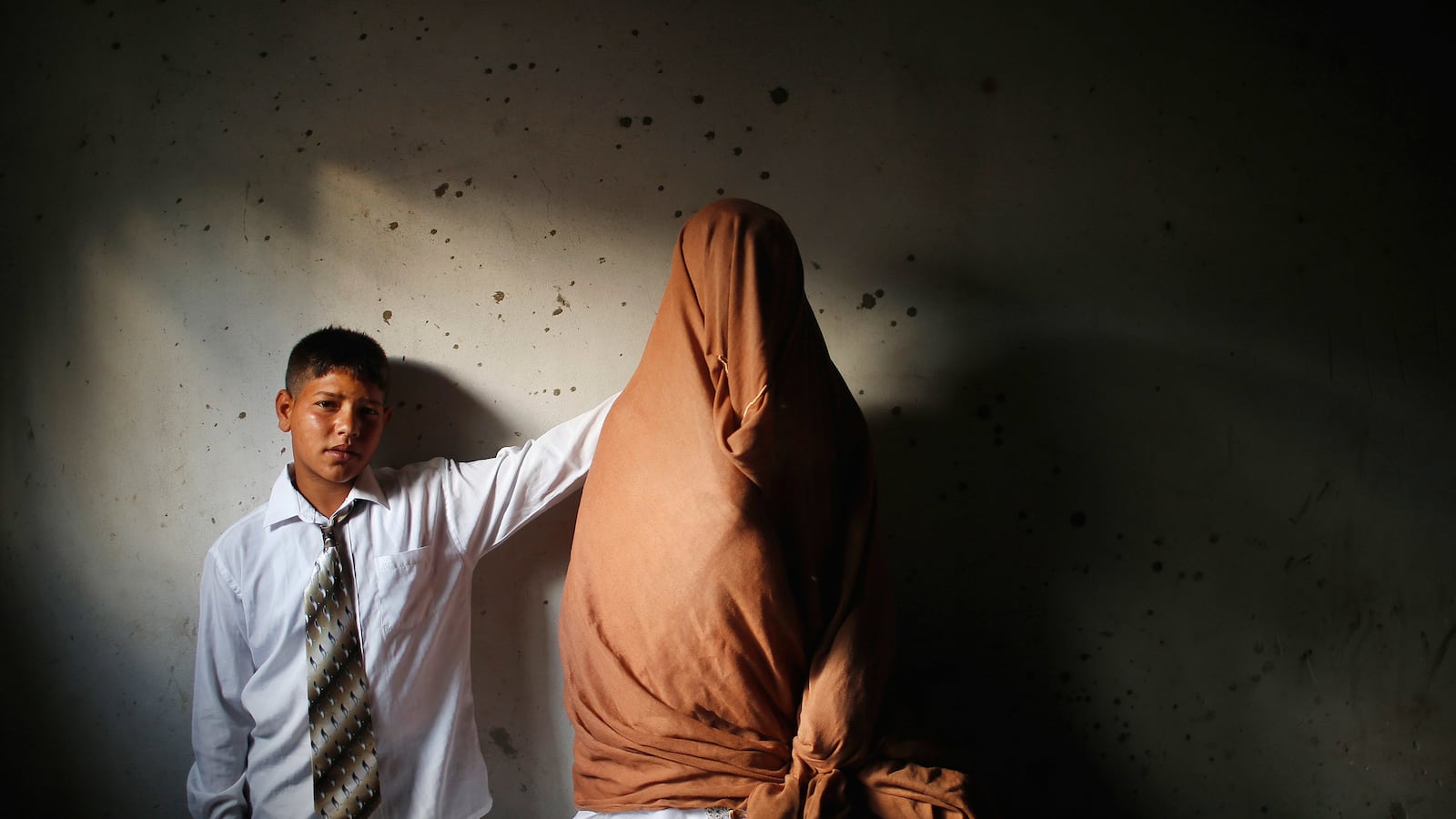 articles/2014/09/18/the-sad-hidden-plight-of-child-grooms/140917-strochlic-marriage-tease_qyuowk