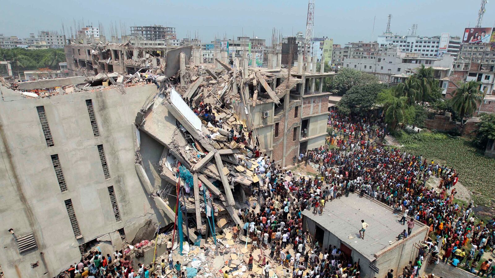 galleries/2013/04/24/tragic-aftermath-of-building-collapse-in-bangladesh/130424-bangladesh1_nhjqzz