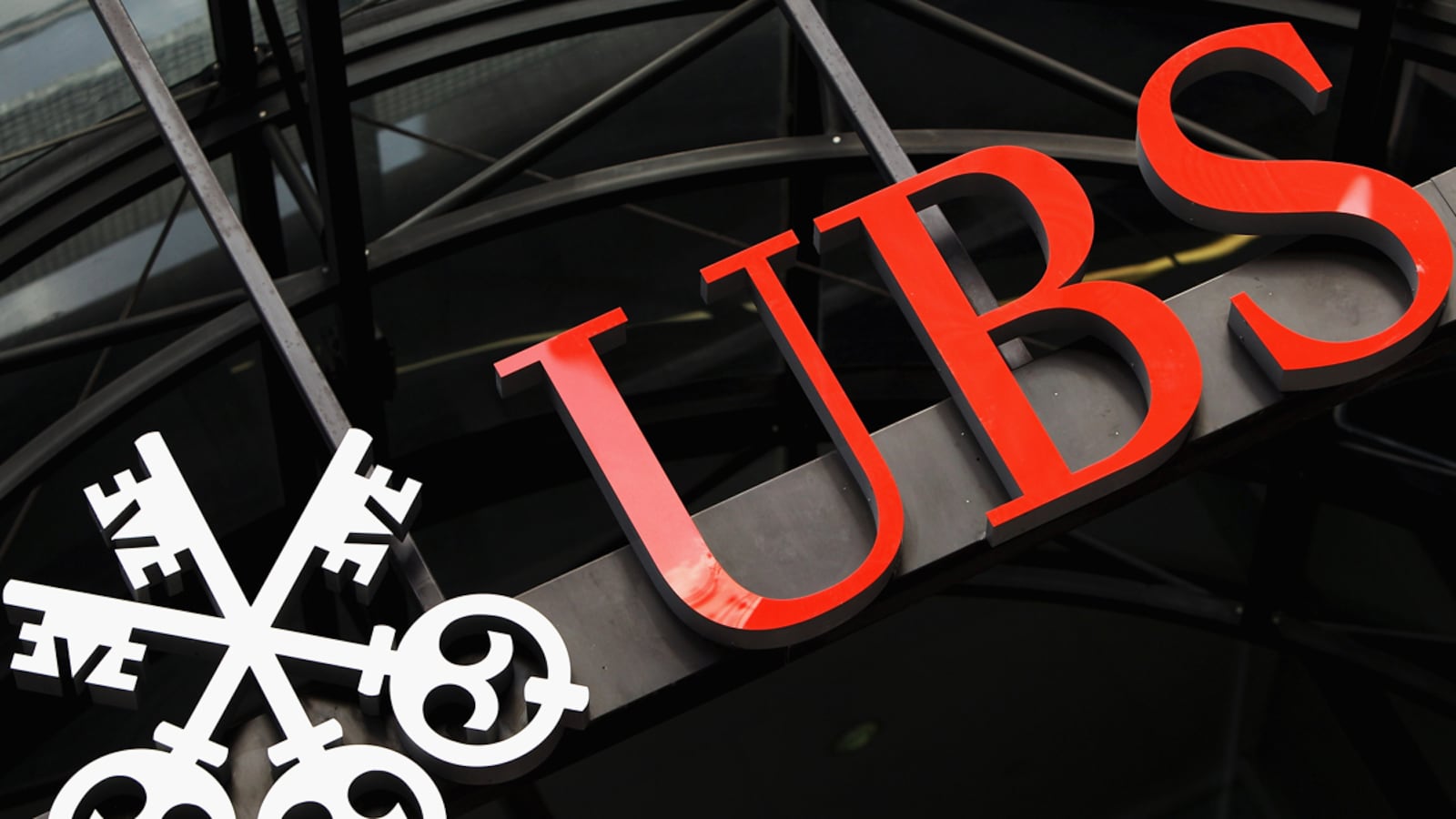 cheats/2011/09/16/rogue-trader-charged-with-fraud/ubs-rogue-trader-kweku-adoboli-cheat_slnvtx