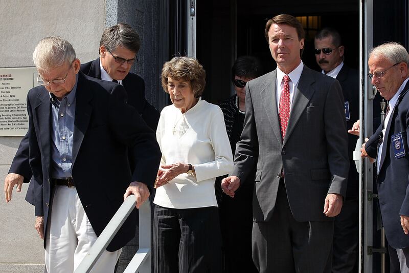 articles/2012/05/26/the-john-edwards-verdict-waiting-game/john-edwards-awaiting-verdict_r2jcnf