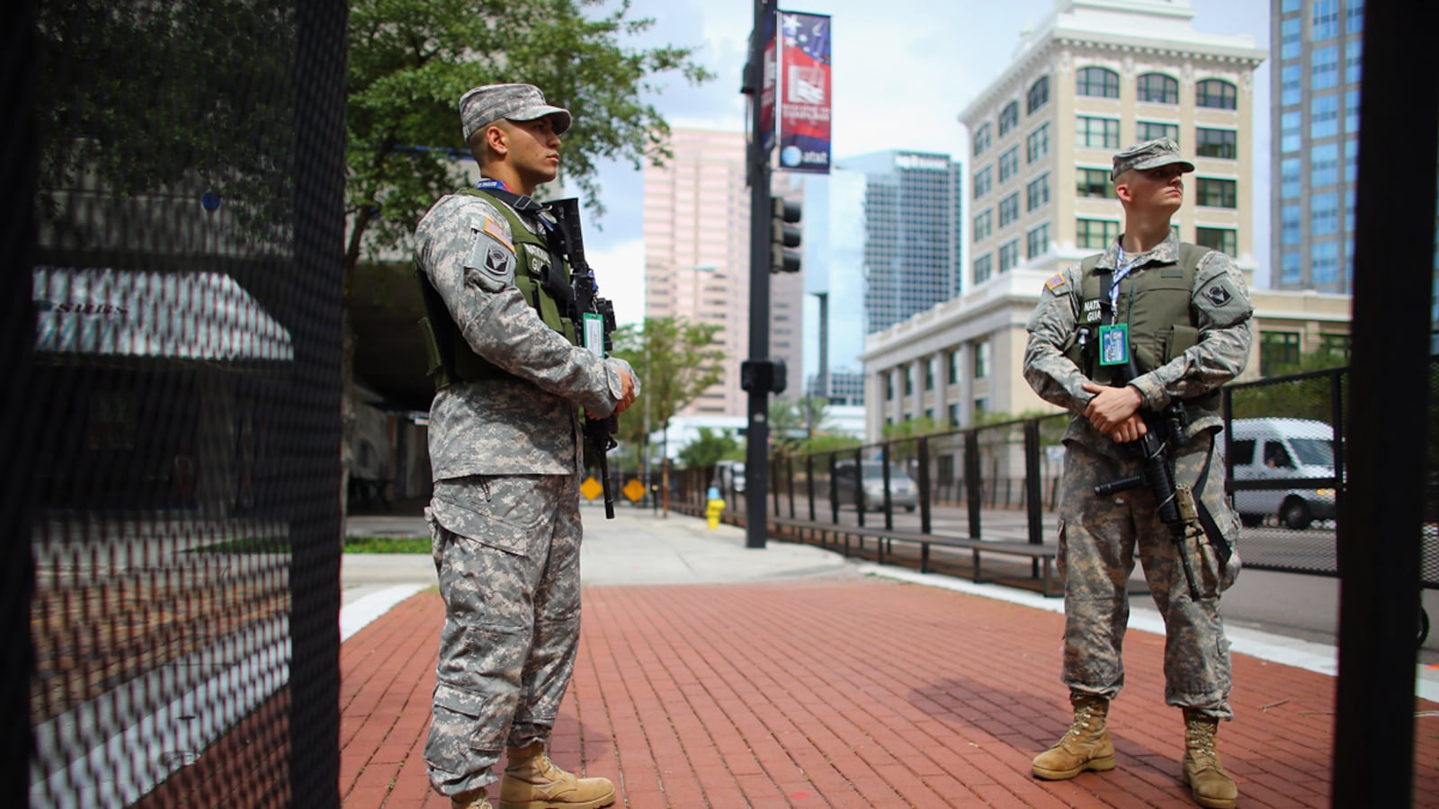 articles/2012/08/26/security-meltdown-at-republican-convention-in-tampa/rnc-tampa-security-problem-cheat_h2hidv