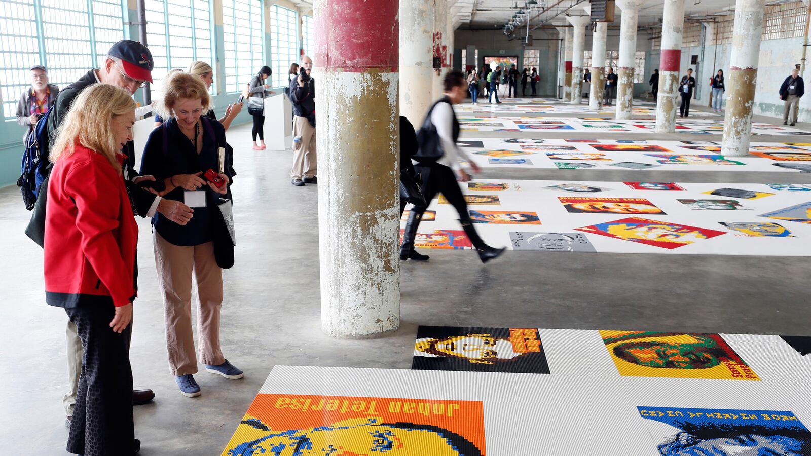 articles/2014/09/28/ai-weiwei-escapes-to-alcatraz/140926-wilson-alcatraz-tease_ggp76v