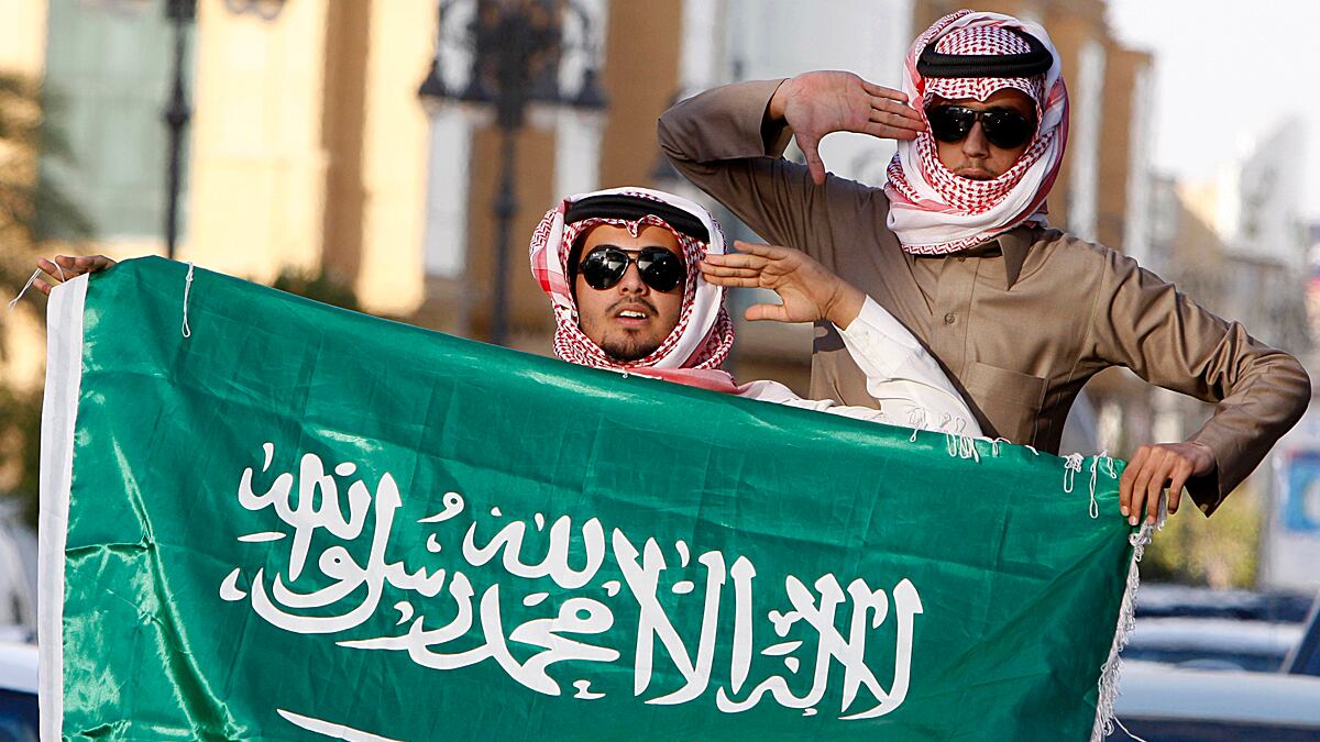 articles/2011/07/11/saudi-arabia-fried-or-foe-asks-senator-bob-graham/saudi-arabia-graham_mgqerl