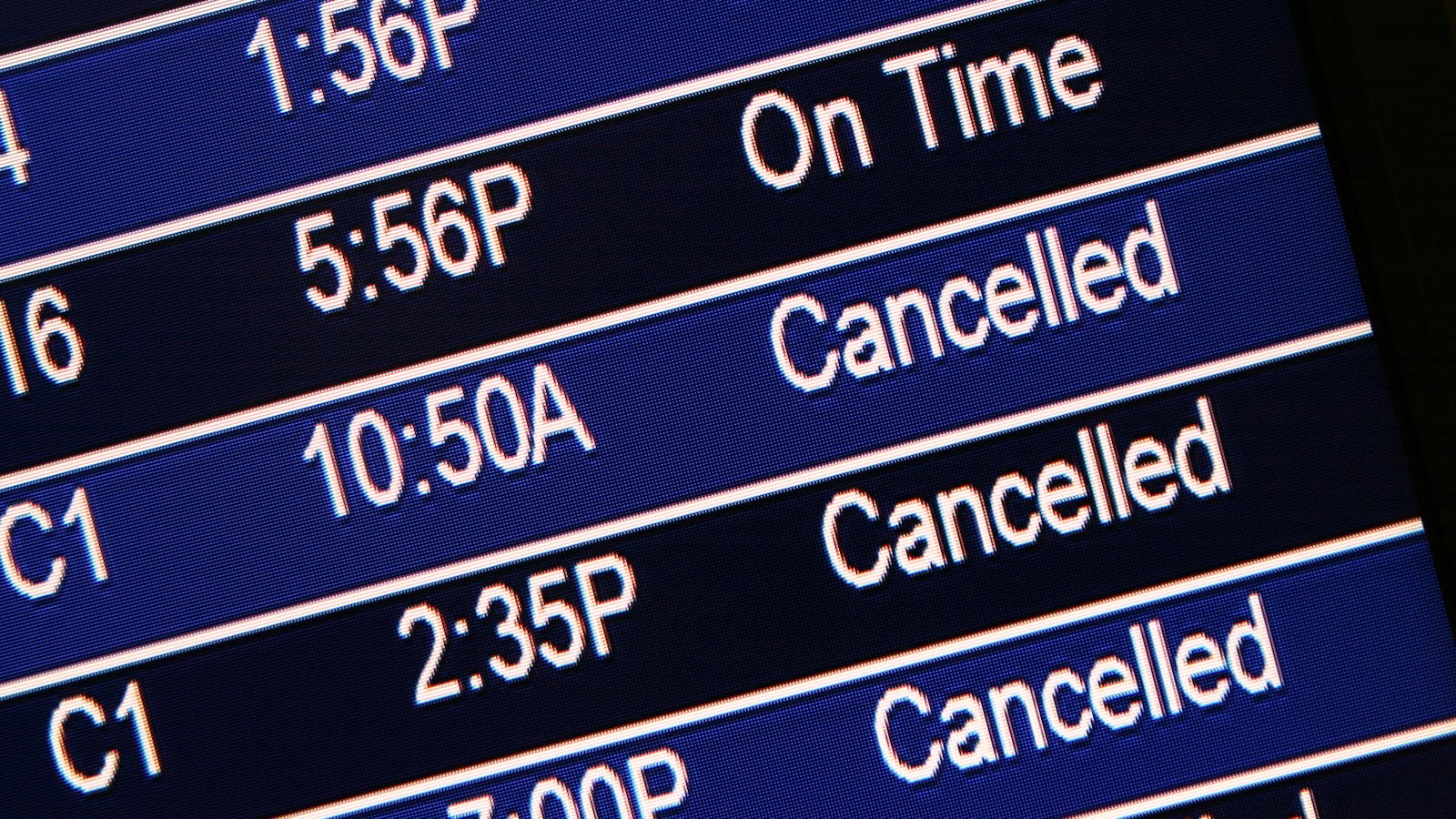 galleries/2013/11/22/worst-airports-for-thanksgiving-travel/131119-stl-airport_pdnd4z