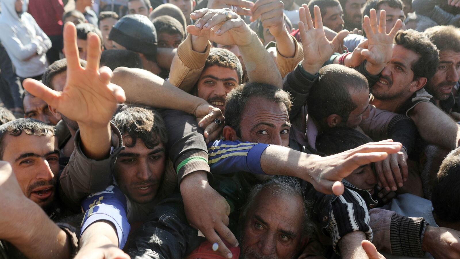 cheats/2016/11/24/trapped-civilians-dying-in-mosul-battle/112416-Mosul_halzyp